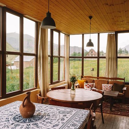 Arte In Kazbegi Hotel Bagian luar foto