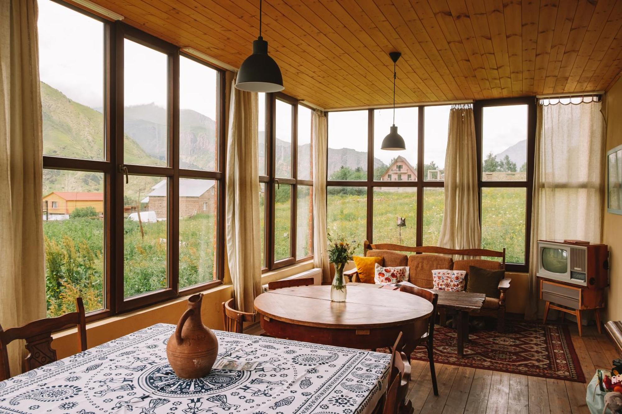 Arte In Kazbegi Hotel Bagian luar foto