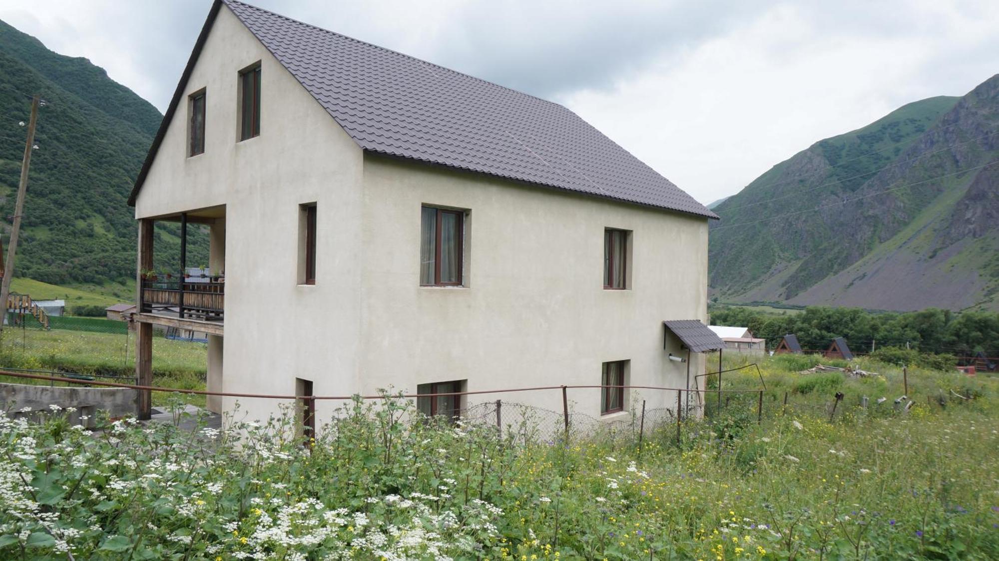 Arte In Kazbegi Hotel Bagian luar foto