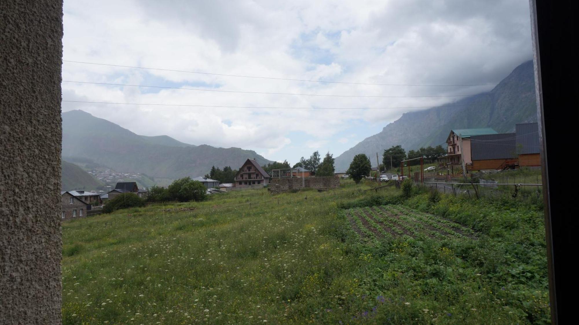 Arte In Kazbegi Hotel Bagian luar foto