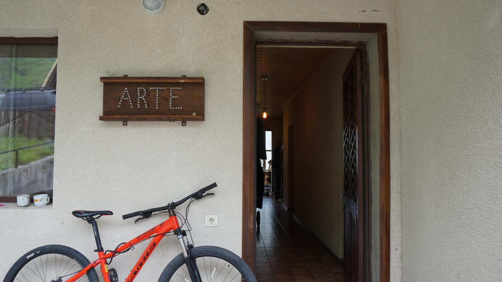 Arte In Kazbegi Hotel Bagian luar foto