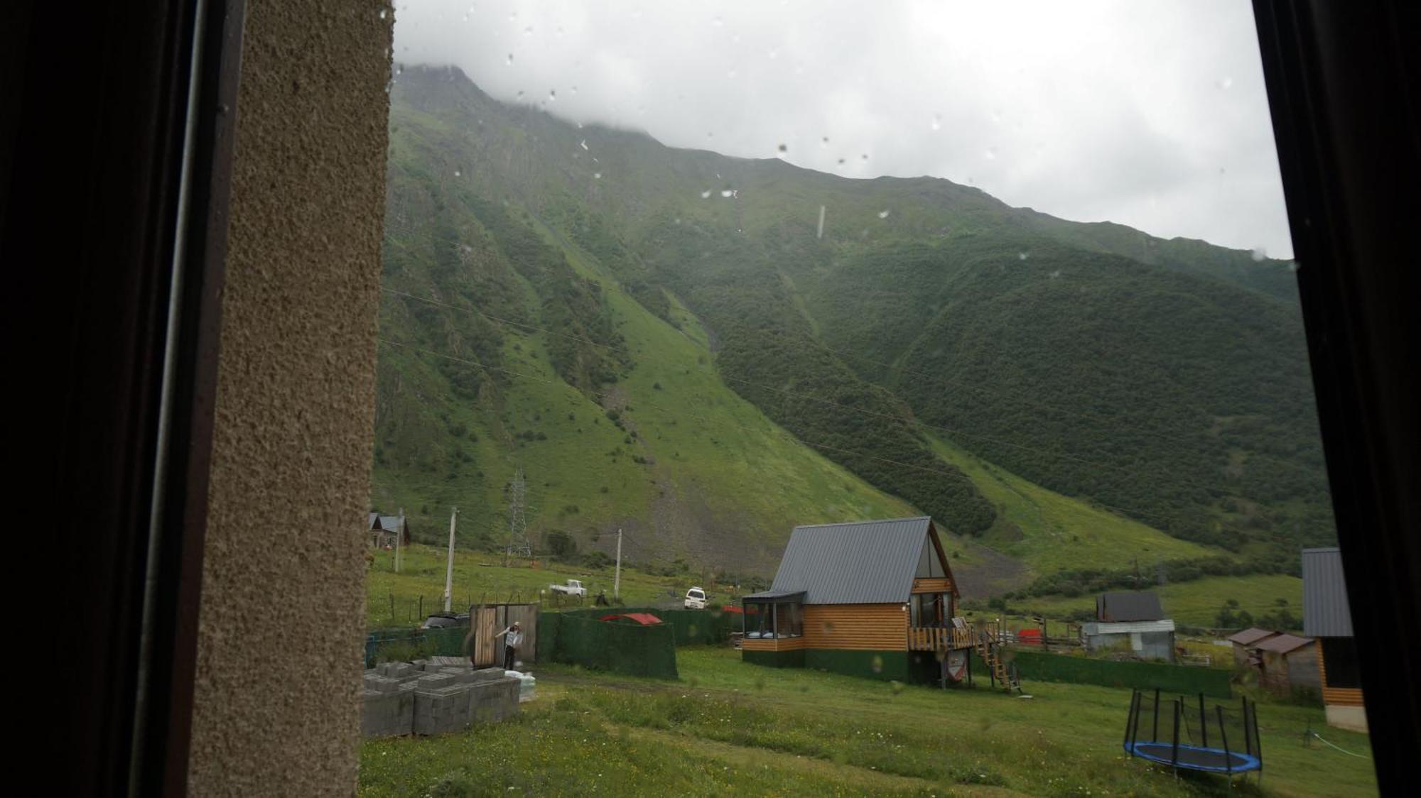 Arte In Kazbegi Hotel Bagian luar foto