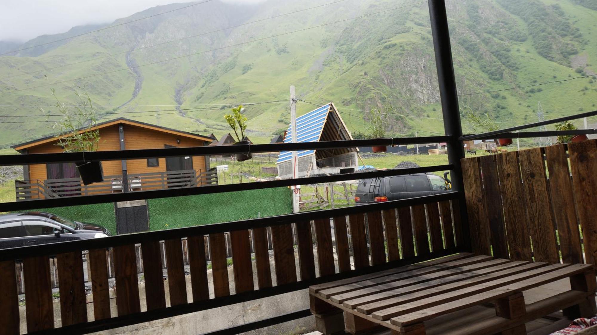Arte In Kazbegi Hotel Bagian luar foto