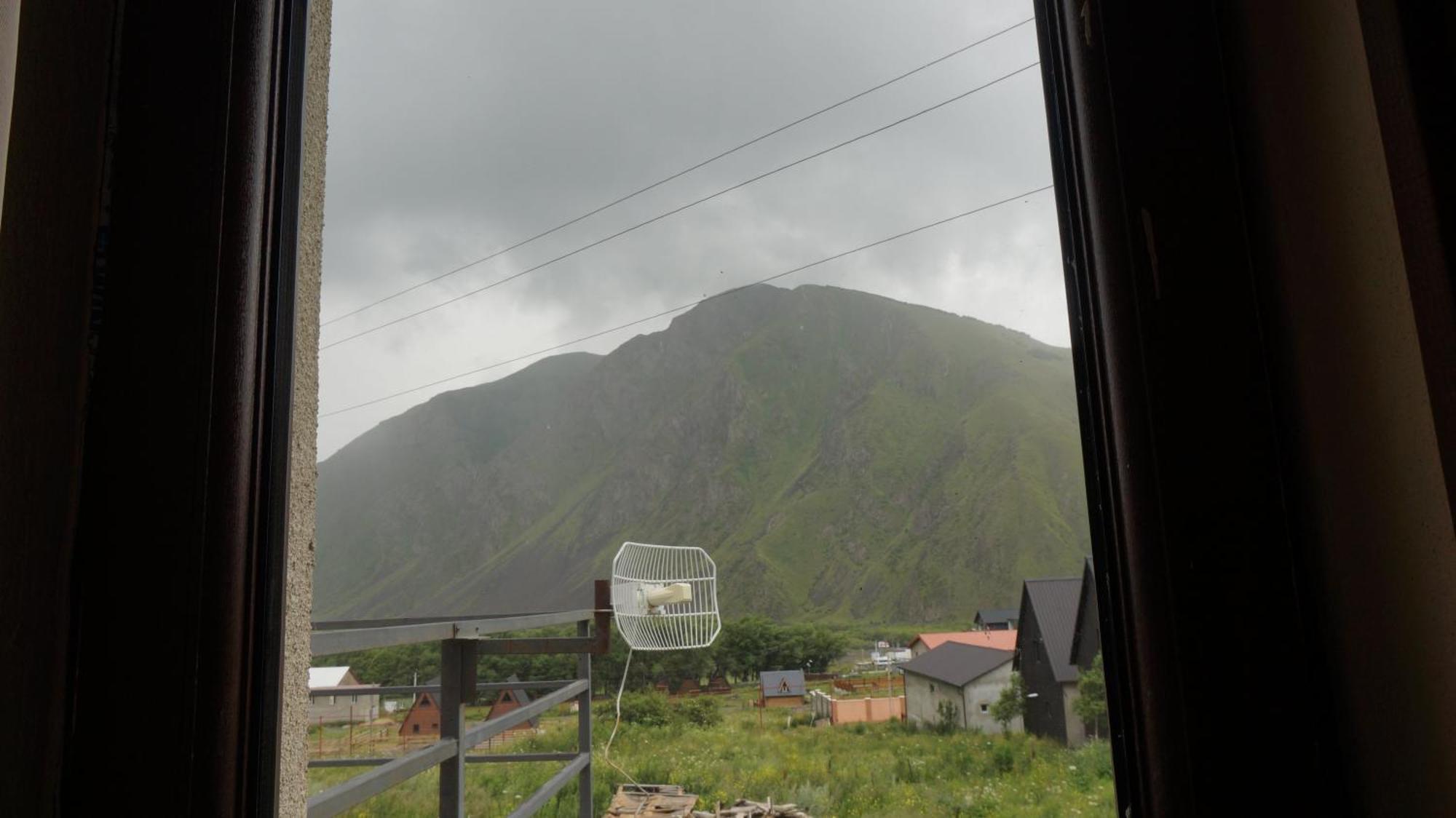 Arte In Kazbegi Hotel Bagian luar foto