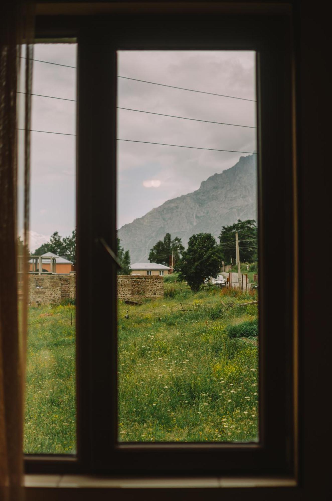 Arte In Kazbegi Hotel Bagian luar foto