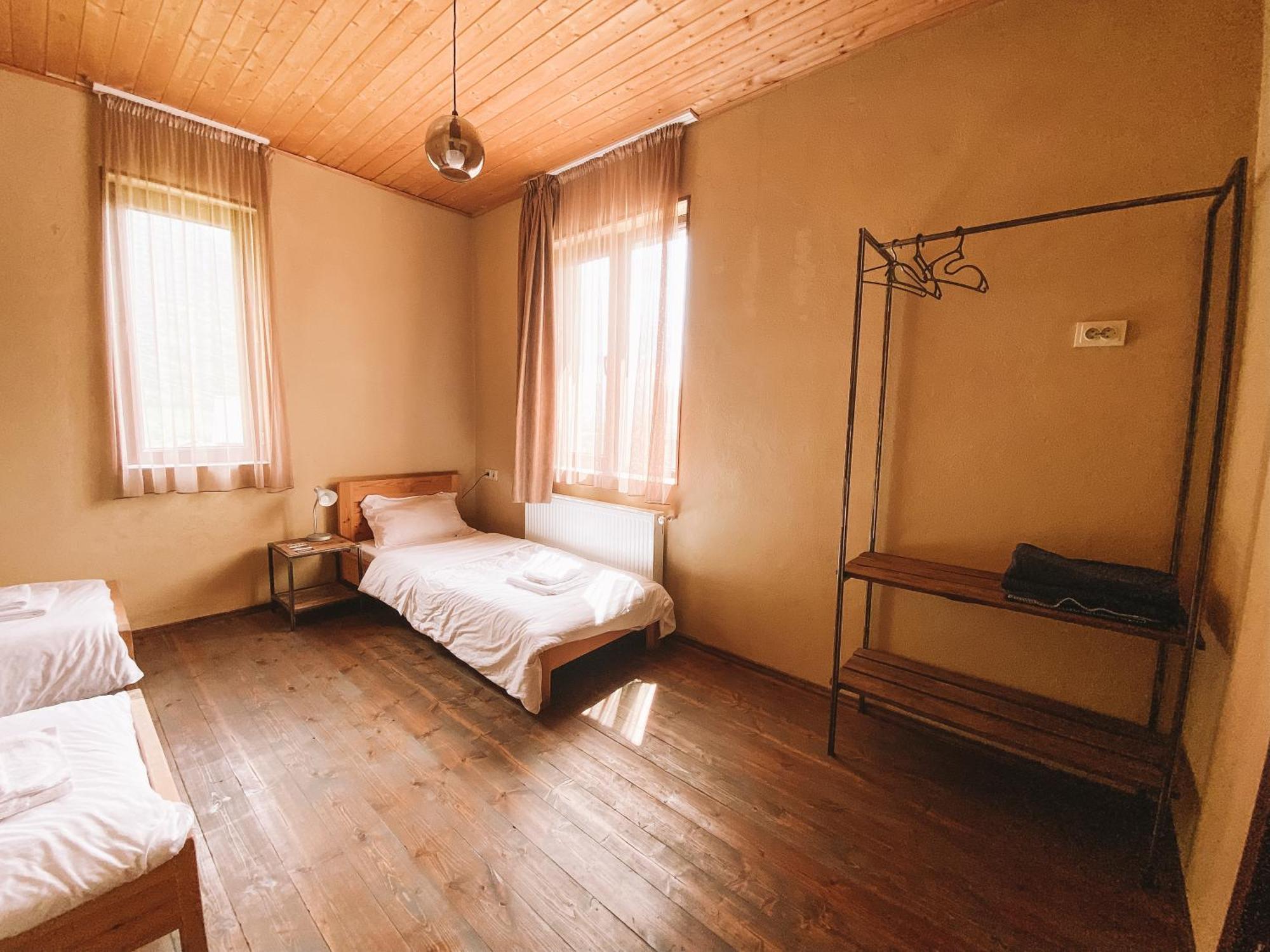 Arte In Kazbegi Hotel Bagian luar foto
