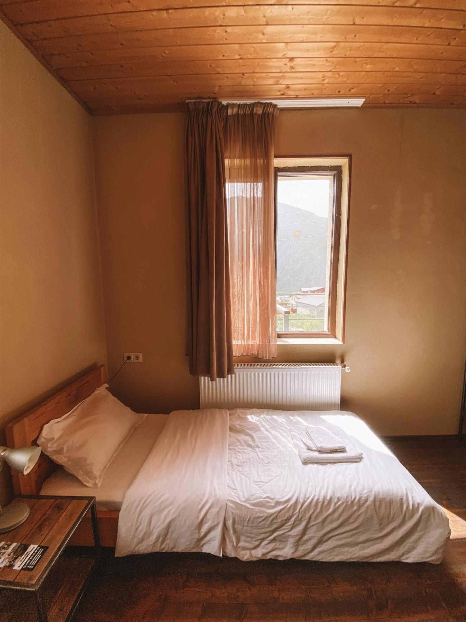 Arte In Kazbegi Hotel Bagian luar foto