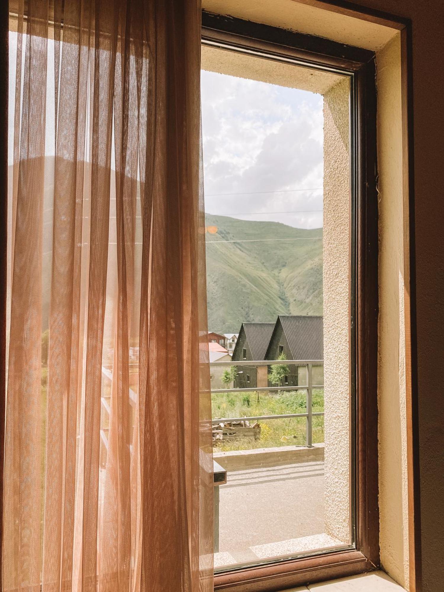 Arte In Kazbegi Hotel Bagian luar foto