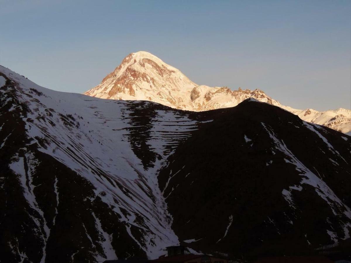 Arte In Kazbegi Hotel Bagian luar foto